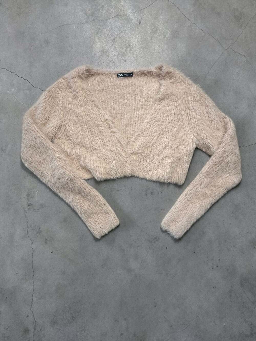 Zara Fuzzy Cropped Wrap Cardigan Sweater Beige Size L - Picture 2 of 7